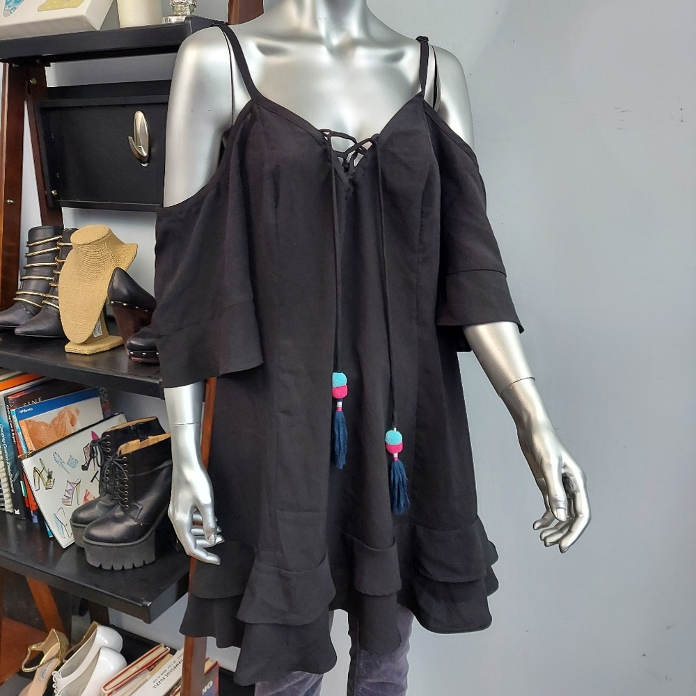 Torrid Cold Shoulder Short Sleeve sz 1X - Picture 2 of 9